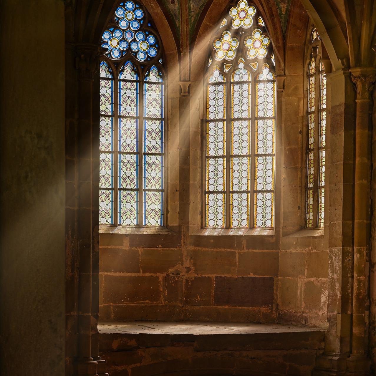 web. church-window-g96bc9feb2_1920