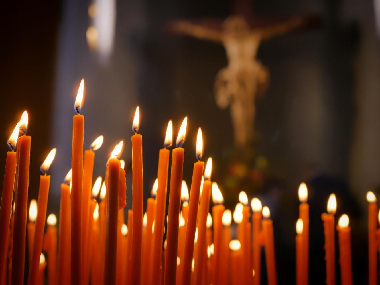 Vespern im Advent (c) candles-2903063_by_fietzfotos_cc0-gemeinfrei_pixabay_pfarrbriefservice